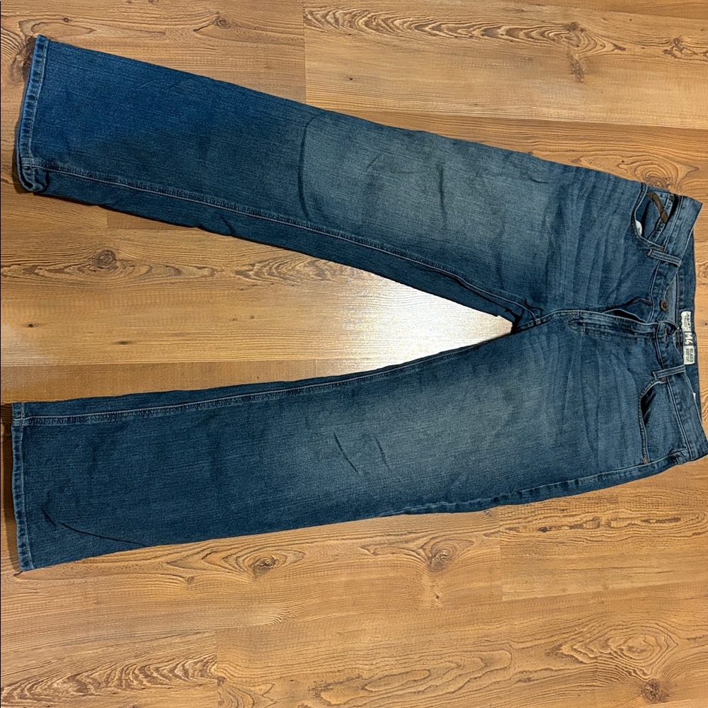 Ariat M4 Legacy Boot Cut Jeans - Deep Indigo small snag under right back pocket